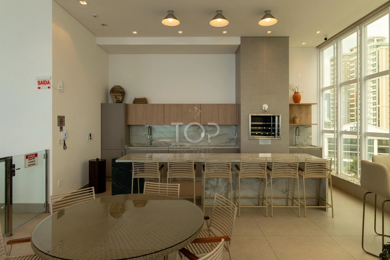 PRONTO PARA MORAR EM MEIA PRAIA: 10ª foto da galeria de imagens do imóvel