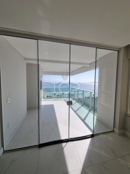 PRONTO PARA MORAR EM MEIA PRAIA: 3ª foto da galeria de imagens do imóvel