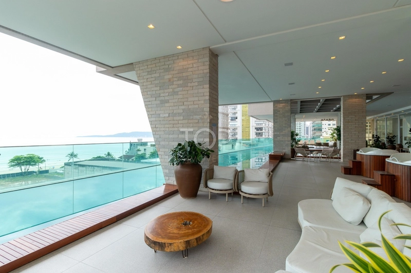 PRONTO PARA MORAR EM MEIA PRAIA: 14ª foto da galeria de imagens do imóvel