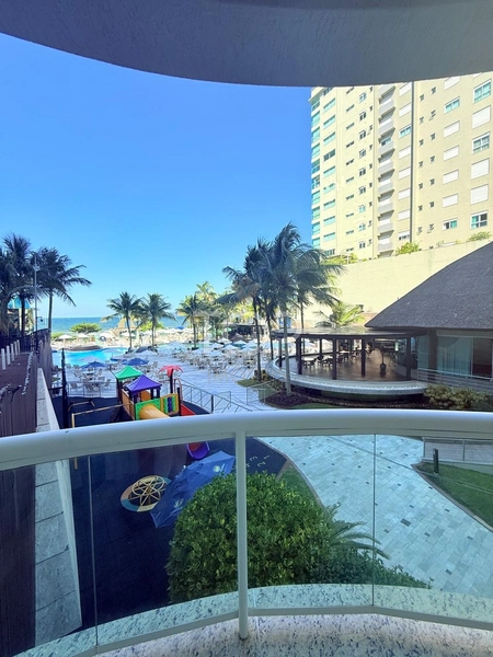 APARTAMENTO MOBILIADO CONDOMINIO FRENTE MAR