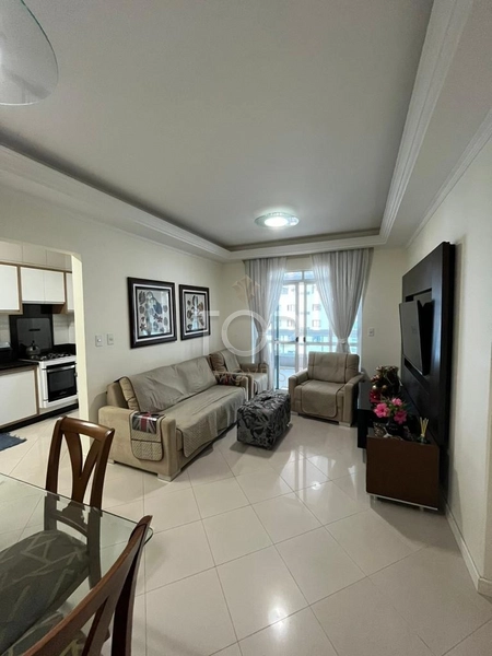 APARTAMENTO NO CORAÇÃO DE MEIA PRAIA: 9ª foto da galeria de imagens do imóvel