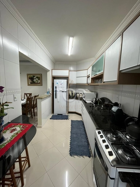 APARTAMENTO NO CORAÇÃO DE MEIA PRAIA: 7ª foto da galeria de imagens do imóvel