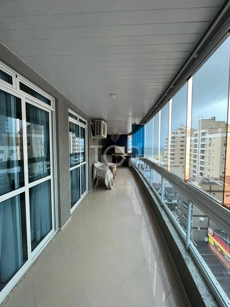 APARTAMENTO NO CORAÇÃO DE MEIA PRAIA: 4ª foto da galeria de imagens do imóvel