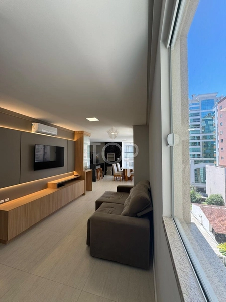 FINAMENTE MOBILIADO EM MEIA PRAIA: 11ª foto da galeria de imagens do imóvel