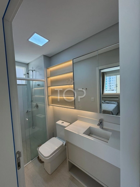 FINAMENTE MOBILIADO EM MEIA PRAIA: 12ª foto da galeria de imagens do imóvel