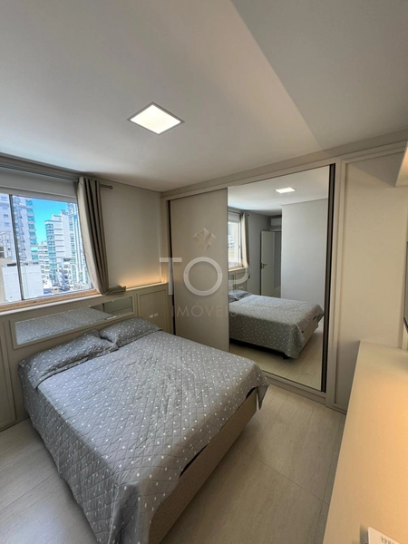 FINAMENTE MOBILIADO EM MEIA PRAIA: 15ª foto da galeria de imagens do imóvel