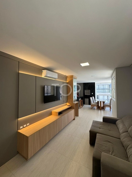 FINAMENTE MOBILIADO EM MEIA PRAIA: 3ª foto da galeria de imagens do imóvel