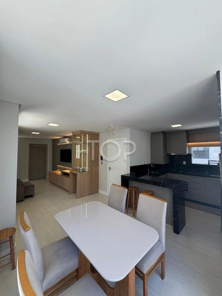 FINAMENTE MOBILIADO EM MEIA PRAIA: 7ª foto da galeria de imagens do imóvel