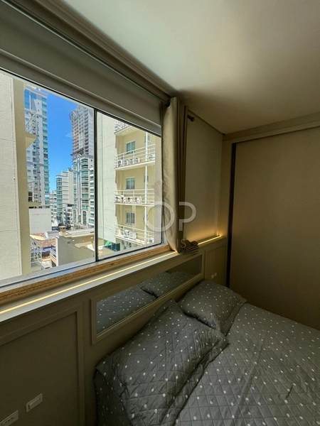 FINAMENTE MOBILIADO EM MEIA PRAIA: 20ª foto da galeria de imagens do imóvel