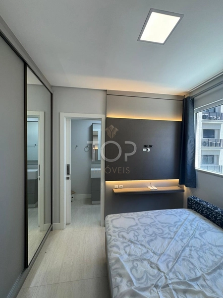 FINAMENTE MOBILIADO EM MEIA PRAIA: 14ª foto da galeria de imagens do imóvel