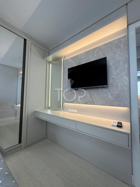 FINAMENTE MOBILIADO EM MEIA PRAIA: 8ª foto da galeria de imagens do imóvel