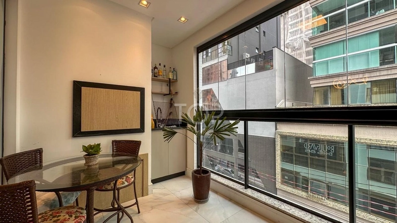 3 Suítes Finamente Mobiliado em Meia Praia: 8ª foto da galeria de imagens do imóvel