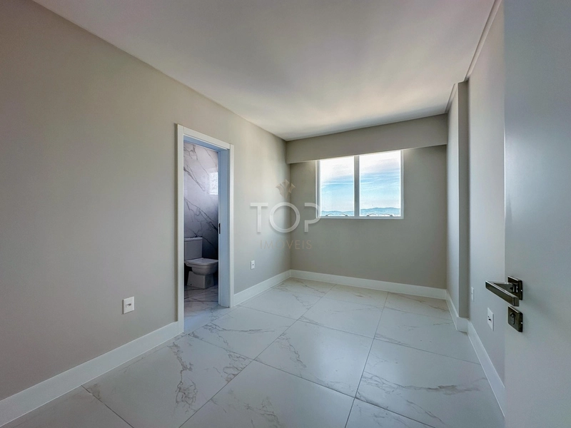 APARTAMENTO PRONTO COM VISTA PARA O MAR EM MEIA PRAIA: 53ª foto da galeria de imagens do imóvel