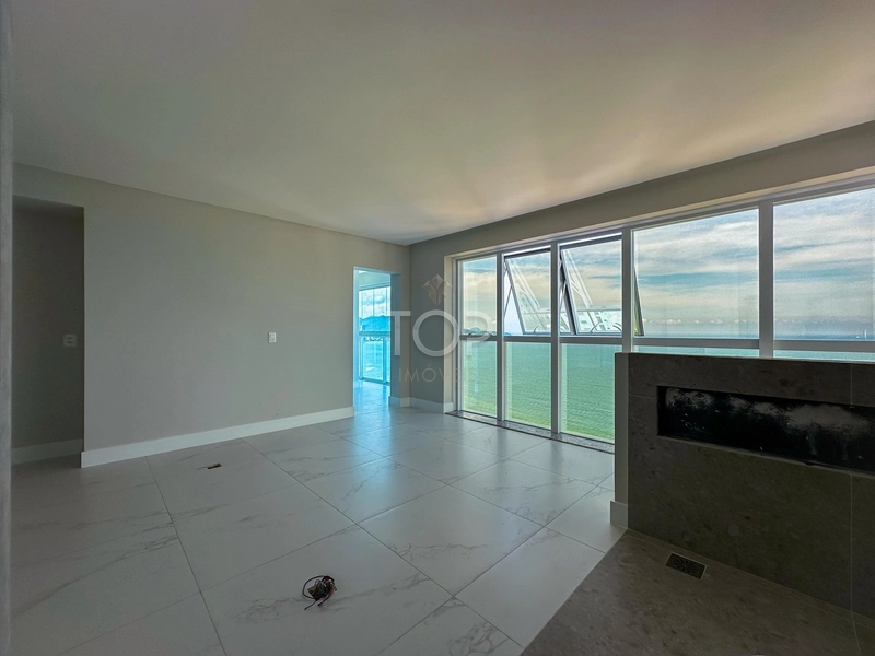 APARTAMENTO PRONTO COM VISTA PARA O MAR EM MEIA PRAIA: 61ª foto da galeria de imagens do imóvel