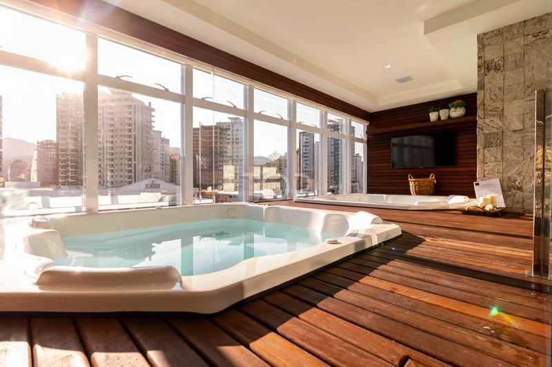 APARTAMENTO PRONTO COM VISTA PARA O MAR EM MEIA PRAIA: 43ª foto da galeria de imagens do imóvel