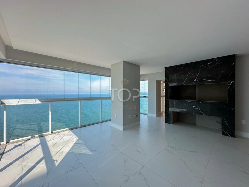 APARTAMENTO PRONTO COM VISTA PARA O MAR EM MEIA PRAIA: 2ª foto da galeria de imagens do imóvel