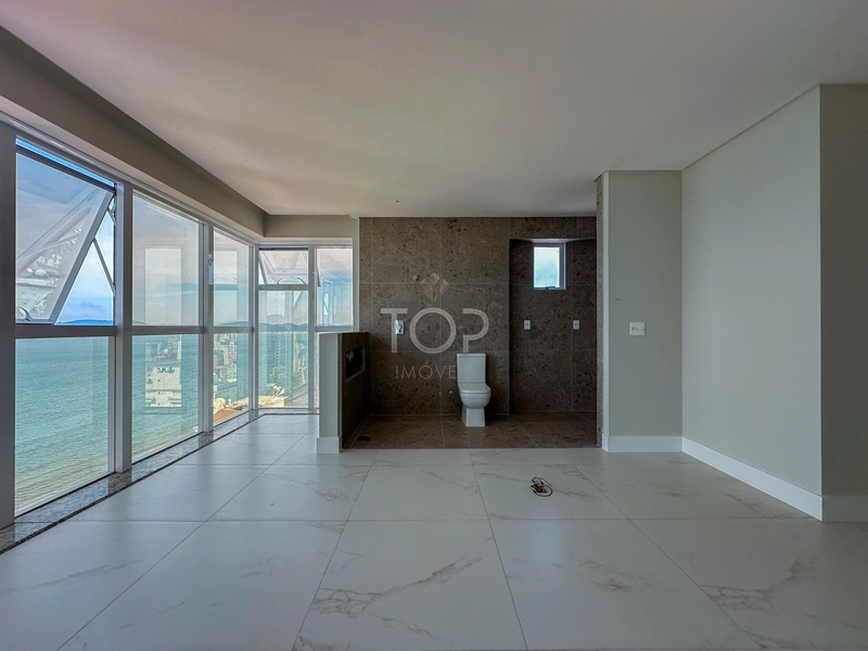 APARTAMENTO PRONTO COM VISTA PARA O MAR EM MEIA PRAIA: 59ª foto da galeria de imagens do imóvel