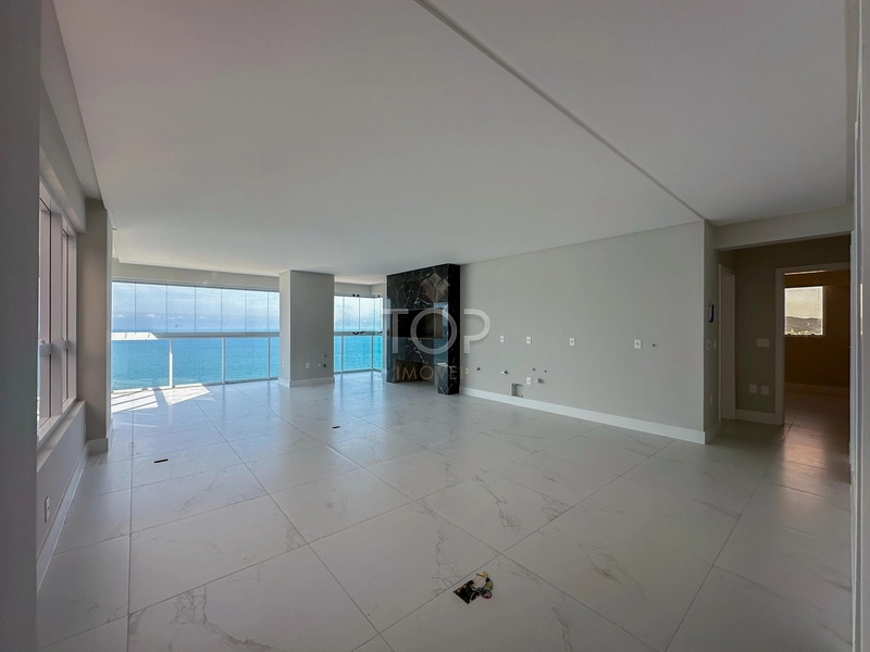 APARTAMENTO PRONTO COM VISTA PARA O MAR EM MEIA PRAIA: 45ª foto da galeria de imagens do imóvel