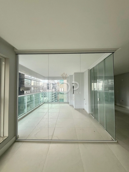 APARTAMENTO PRONTO EM MEIA PRAIA: 3ª foto da galeria de imagens do imóvel