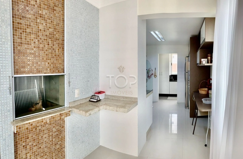 QUADRA MAR FINAMENTE MOBILIADO EM MEIA PRAIA: 9ª foto da galeria de imagens do imóvel