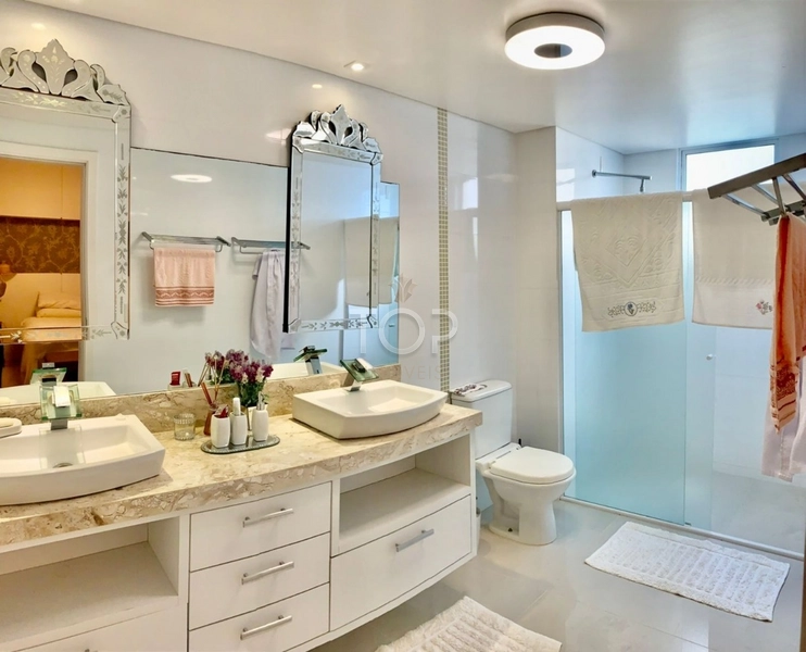 QUADRA MAR FINAMENTE MOBILIADO EM MEIA PRAIA: 22ª foto da galeria de imagens do imóvel