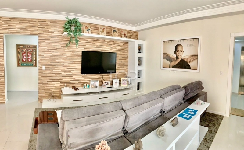 QUADRA MAR FINAMENTE MOBILIADO EM MEIA PRAIA: 7ª foto da galeria de imagens do imóvel