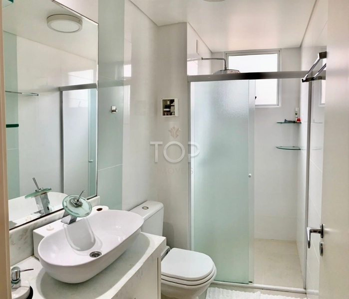 QUADRA MAR FINAMENTE MOBILIADO EM MEIA PRAIA: 16ª foto da galeria de imagens do imóvel