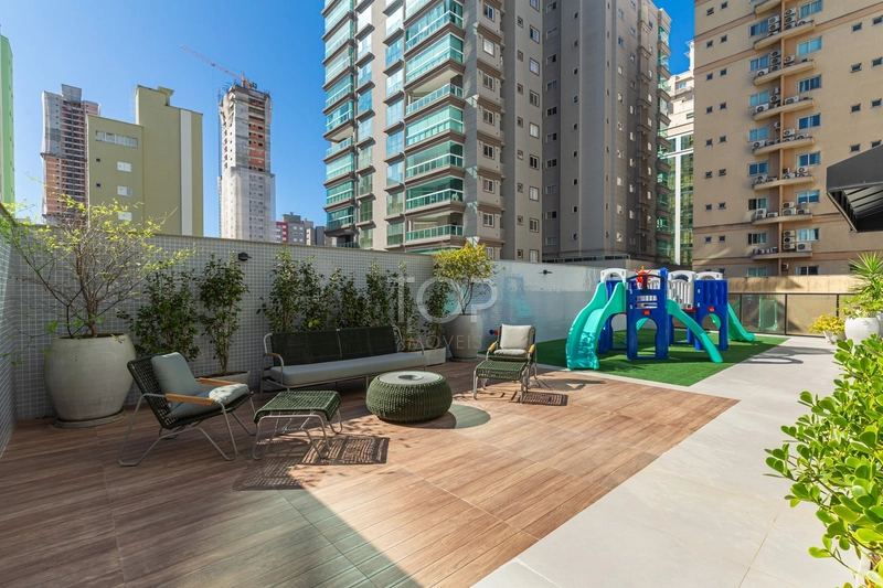 SHOWROOM EM MEIA PRAIA: 19ª foto da galeria de imagens do imóvel