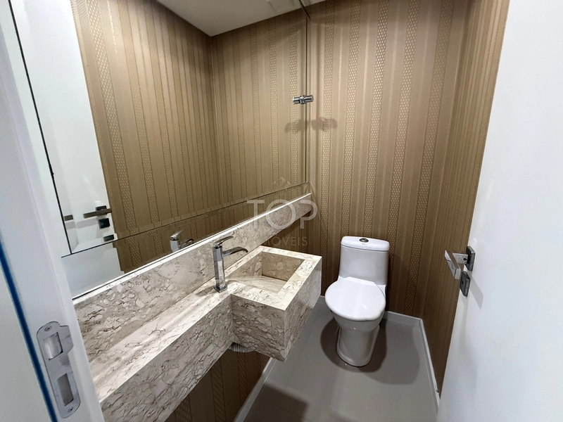 MOBILIADO EM MEIA PRAIA: 12ª foto da galeria de imagens do imóvel