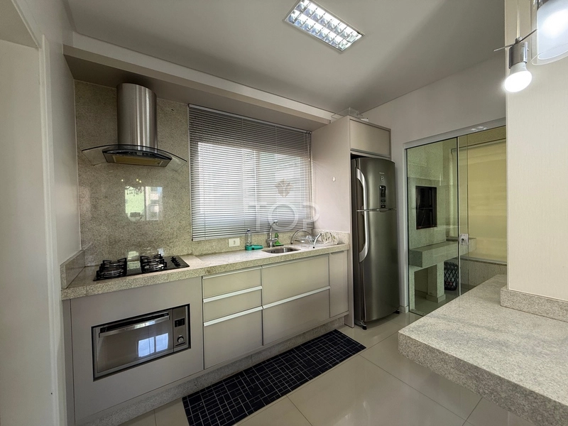 MOBILIADO EM MEIA PRAIA: 3ª foto da galeria de imagens do imóvel