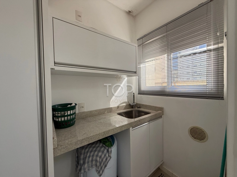 MOBILIADO EM MEIA PRAIA: 4ª foto da galeria de imagens do imóvel