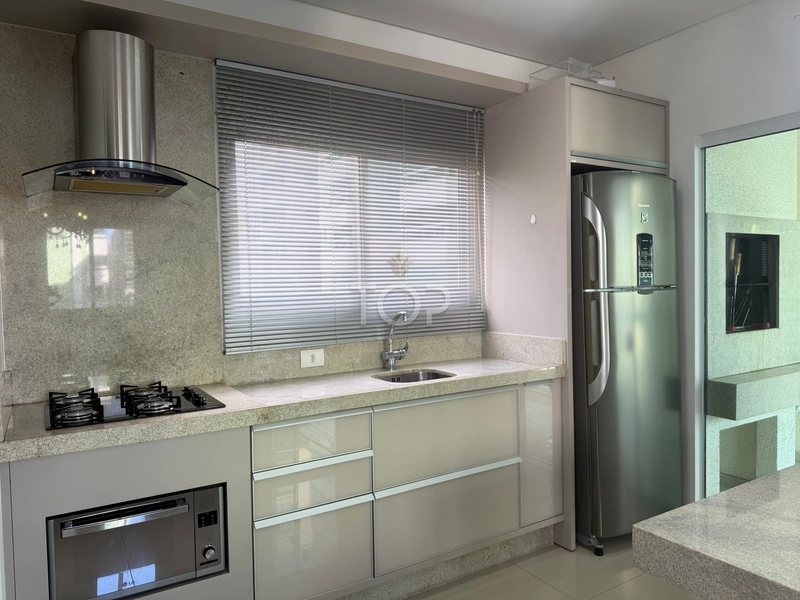 MOBILIADO EM MEIA PRAIA: 11ª foto da galeria de imagens do imóvel