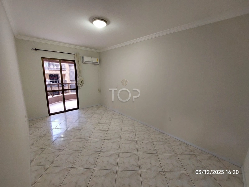 PRONTO PARA MORAR EM MEIA PRAIA: 2ª foto da galeria de imagens do imóvel