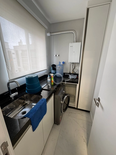 VISTA MAR E MOBILIADO EM MEIA PRAIA: 4ª foto da galeria de imagens do imóvel