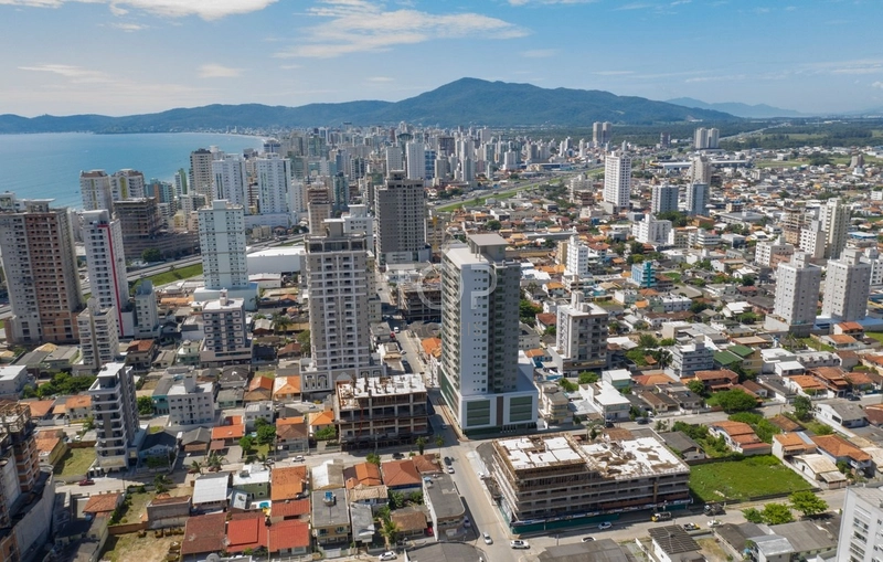 APARTAMENTO EM ITAPEMA: 8ª foto da galeria de imagens do imóvel