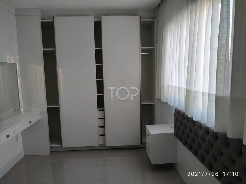 MOBILIADO EM MEIA PRAIA: 17ª foto da galeria de imagens do imóvel