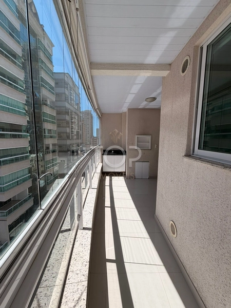 APARTAMENTO 3 QUARTOS NO CORAÇAO DA MEIA PRAIA