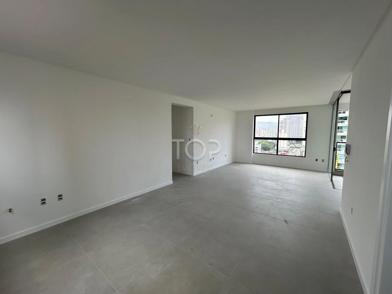 PRONTO PARA MORAR EM MEIA PRAIA: 3ª foto da galeria de imagens do imóvel