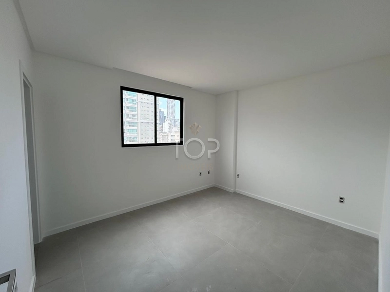 PRONTO PARA MORAR EM MEIA PRAIA: 7ª foto da galeria de imagens do imóvel