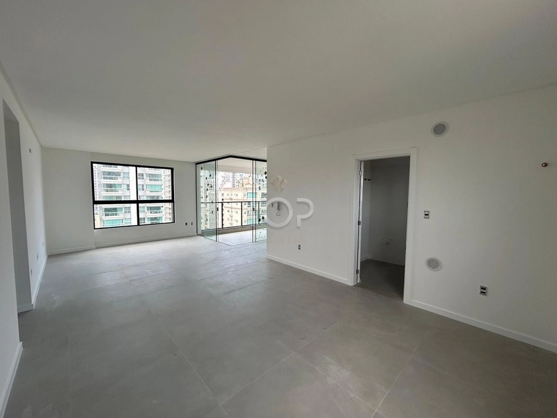 PRONTO PARA MORAR EM MEIA PRAIA: 6ª foto da galeria de imagens do imóvel