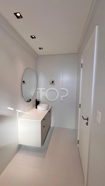 FINAMENTE MOBILIADO EM MEIA PRAIA: 32ª foto da galeria de imagens do imóvel