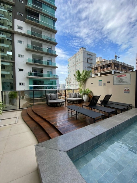 FINAMENTE MOBILIADO EM MEIA PRAIA: 21ª foto da galeria de imagens do imóvel