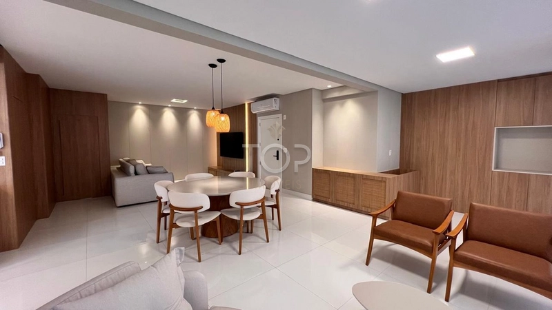 FINAMENTE MOBILIADO EM MEIA PRAIA: 45ª foto da galeria de imagens do imóvel