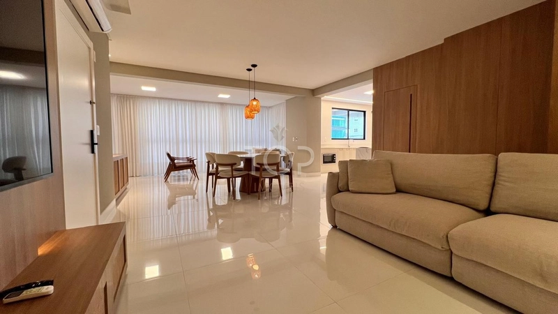 FINAMENTE MOBILIADO EM MEIA PRAIA: 1ª foto da galeria de imagens do imóvel