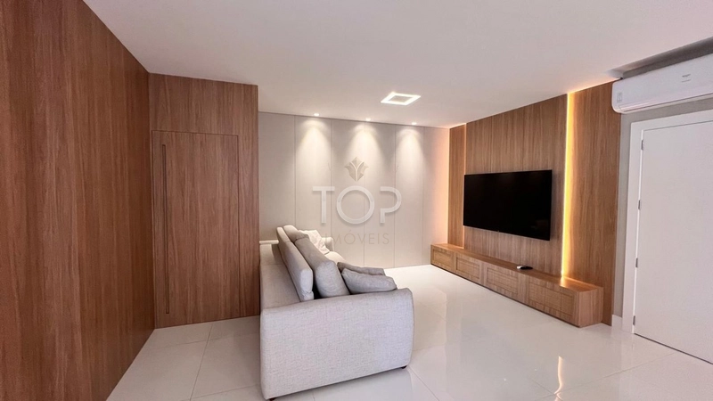 FINAMENTE MOBILIADO EM MEIA PRAIA: 33ª foto da galeria de imagens do imóvel