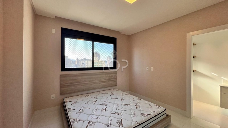 FINAMENTE MOBILIADO EM MEIA PRAIA: 54ª foto da galeria de imagens do imóvel