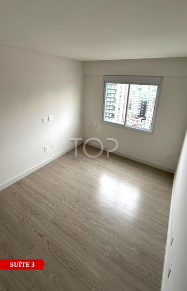 FRENTE MAR PRONTO PARA MORAR EM MEIA PRAIA: 20ª foto da galeria de imagens do imóvel