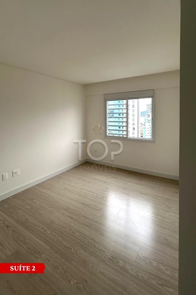 FRENTE MAR PRONTO PARA MORAR EM MEIA PRAIA: 14ª foto da galeria de imagens do imóvel