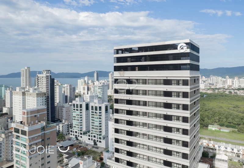 APARTAMENTO PRONTO EM MEIA PRAIA: 2ª foto da galeria de imagens do imóvel