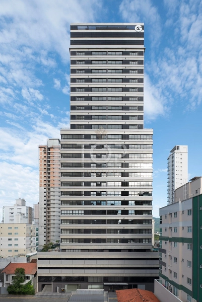 APARTAMENTO PRONTO EM MEIA PRAIA: 1ª foto da galeria de imagens do imóvel